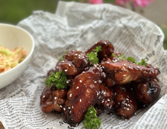 Хрустящие куриные крылышки в аэрогриле с соусом кочхуджан
